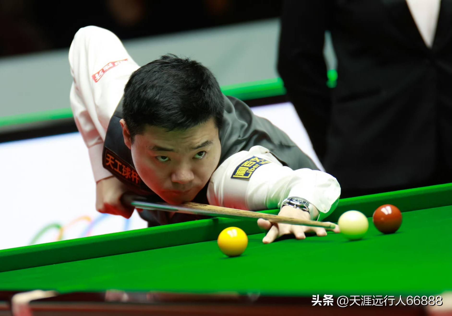 展现出了超 展现出了超