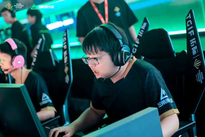 争激烈的小 争激烈的小