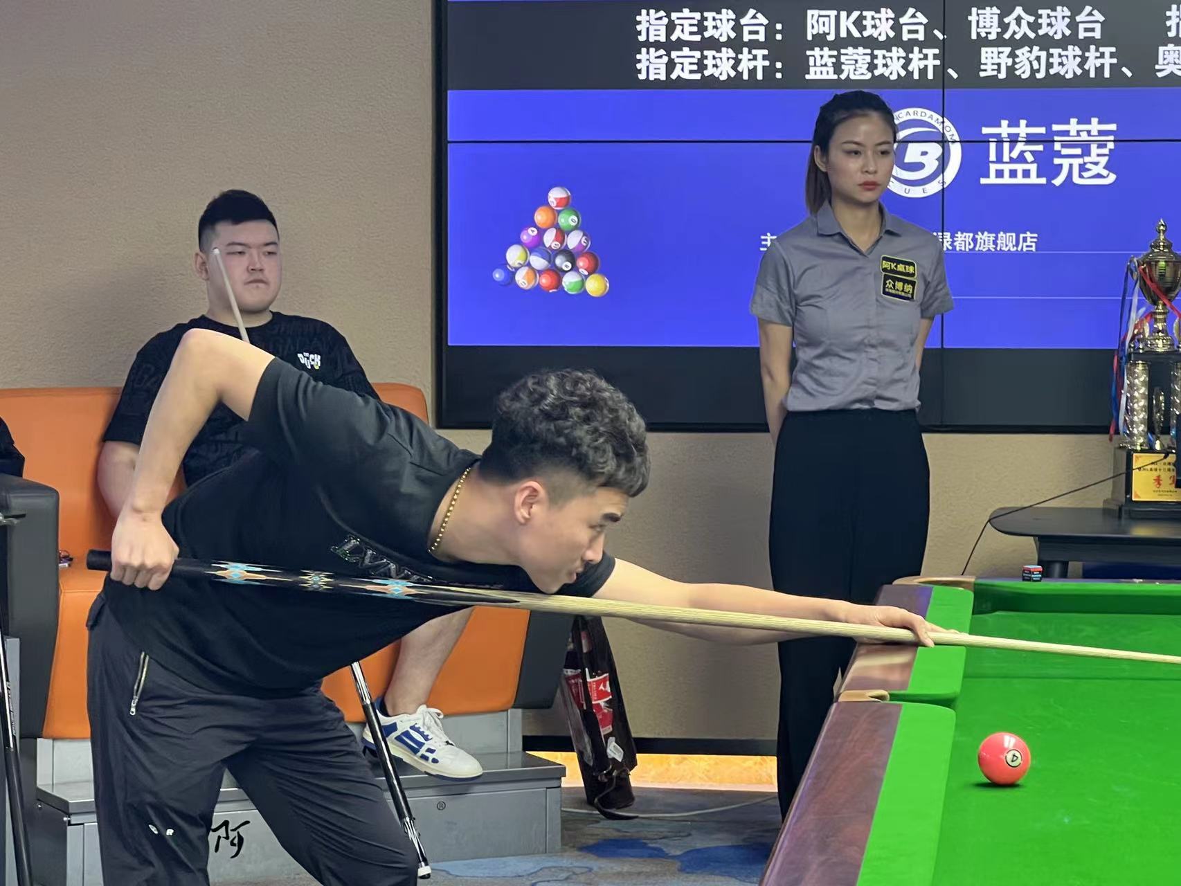 连失两圈不 连失两圈不